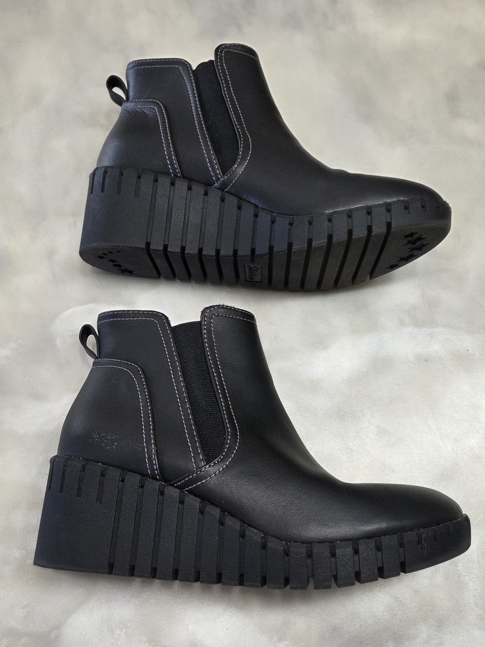 Skechers Black Wedge Chelsea Ankle Booties Size 7.5